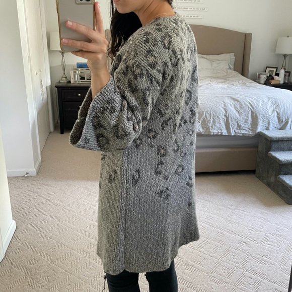 Cupcakes & Cashmere Cardigan - Picture 5 of 8